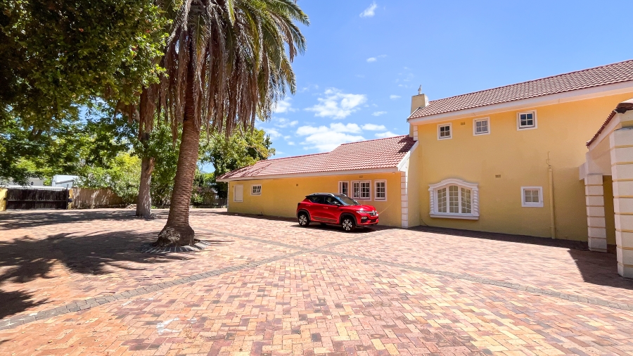 To Let 10 Bedroom Property for Rent in Constantia Western Cape